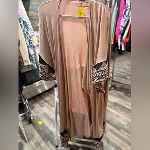 POL Bohemian Kimono with Geometric Sleeves SEE BOTH CORS AVAILABLE IN PHOTOS